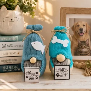 Gnomi fatti a mano a tema animali con cartelli per gatti e cani e accessori in feltro.