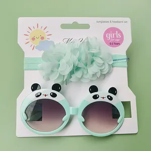 Vue détaillée des lunettes panda et du bandeau à fleurs pour bébés filles de 0 à 3 ans