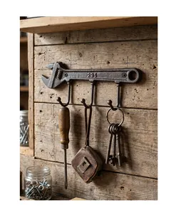Gancho de pared industrial vintage de hierro fundido con forma de llave ajustable