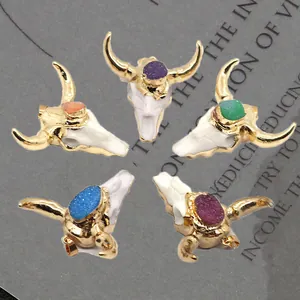 Pendentif Tête de Taureau Bohème Résine Pierre Naturelle Druzy Incrusté Corne Dorée Crâne pour Création de Bijoux DIY