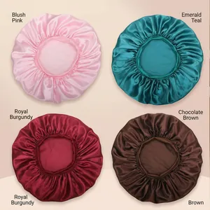 Cuffia da notte in raso grande in vari colori tra cui rosa verde acqua e bordeaux