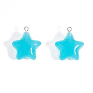 Hellblaue leuchtende Sternharz-Anhänger für DIY-Schmuck und Schlüsselanhänger