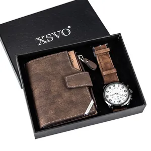 Set regalo uomo con portafoglio in pelle marrone e orologio al quarzo in scatola nera.