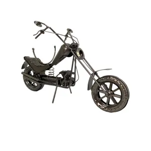 Retro metalen motorfiets wijnrek sculptuur voor huis- en kantoorbureau decoratie