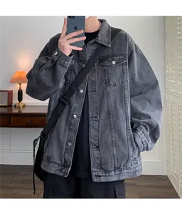 Giacca di jeans grigia oversize da uomo vestibilità casual e ampia stile moda autunnale