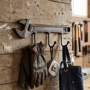 Industrial Retro Cast Iron Wall Hooks Vintage Tool Shapes Wrench Hammer Pliers Decorative Hanging Rack For Home Entryway