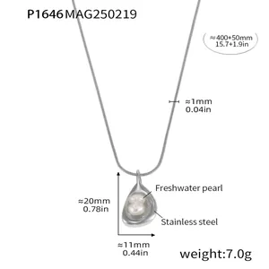 Collana in acciaio inox con ciondolo in perla d'acqua dolce e dimensioni esatte