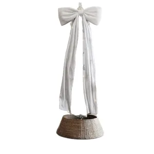 Fiocco di Natale gigante in velluto bianco con luci LED e base per albero intrecciata