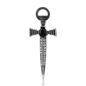 Broche Croix Épée Gothique Punk pour Hommes Femmes Alliage Strass Argent Vintage Chevalier Poignard Épingle de Revers Bijoux