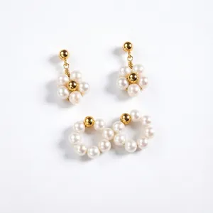 Élégantes boucles d'oreilles en perles d'eau douce en forme de fleur et de cercle argent S925