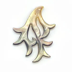 Natuurlijke witte parelmoer zeeschelp bloem hanger snijwerk 21x30mm voor DIY sieraden