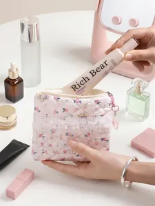 Borsa per cosmetici trapuntata con orsetti per conservare il trucco in modo portatile