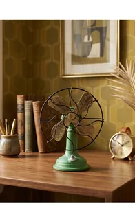 Vintage hars ventilator ornament met antieke afwerking voor sfeervolle woondecoratie