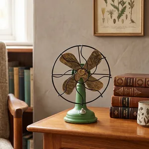 Vintage decoratieve ventilator van hars voor bureau in industriële stijl decoratie