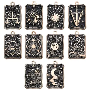Vintage schwarze und goldene Tarotkarten-Anhänger aus Emaille für DIY-Schmuckdesign