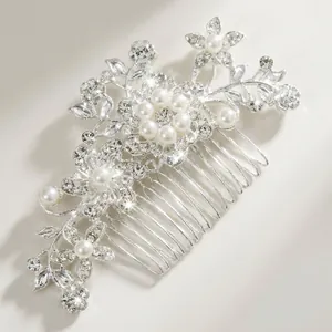 Elegante pettine per capelli da sposa con perle e strass su base floreale argento