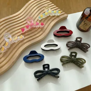 Set mit niedlichen Haarklammern aus Acryl in Obst- und Schleifen-Designs für Frisuren
