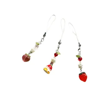Bijoux de téléphone faits main avec pendentifs fraise, pêche et gâteau