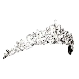 Eleganter silberner Braut-Tiara mit funkelnden Strasssteinen für den Hochzeitstag