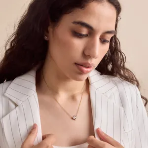 Elegante conjunto de joyas de acero inoxidable chapado en oro 18k con circonita corazón