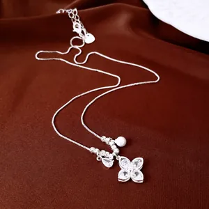 Elegant Copper Artificial Pearl Rhinestone Lucky Clover Flower Pendant Necklace For Women Luxury Style Silver Plated Jewelry Accessory