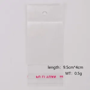 Vista dettagliata della busta in plastica trasparente OPP per gioielli, 9,5x4cm con foro