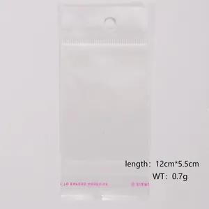 Dettaglio busta OPP trasparente 12x5,5cm con foro rotondo e chiusura autoadesiva