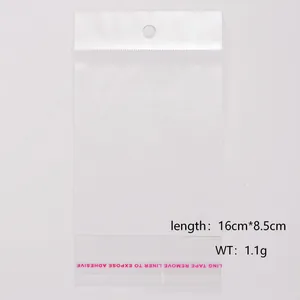 Vista dettagliata di un sacchetto per gioielli in OPP trasparente con foro bianco, 16x8,5cm