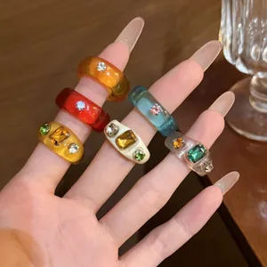 Fashion Resin Rhinestone Ring Colorful Geometric Round Finger Ring For Women Western Ins Style Shiny Decorative Jewelry Gift