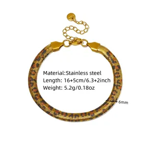Detailed view of 6mm leopard print stainless steel flat blade chain bracelet