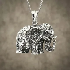 Gedetailleerde 3D-reliëf olifant hanger van vintage titanium staal voor heren en dames