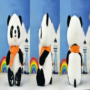 Gedetailleerde weergaven voor zijkant en achterkant van een panda knuffel met sjaal