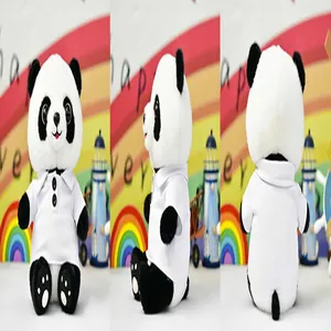 Gedetailleerde weergaven van een panda knuffel met een wit shirt vanuit drie hoeken