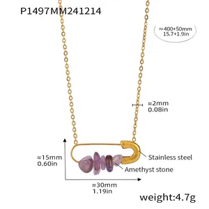 Vue détaillée du collier épingle de sûreté en améthyste et acier inoxydable avec dimensions.
