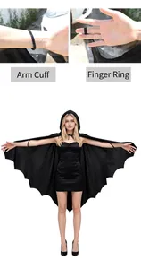 Détail des boucles de doigt et de bras sur la cape de cosplay chauve-souris pour Halloween