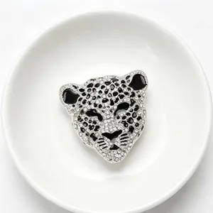 Broche tête de léopard vintage scintillante avec strass en alliage poli argenté