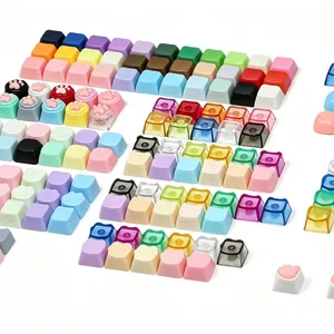 Une grande variété de touches de clavier mécanique colorées avec des motifs de pattes de chat