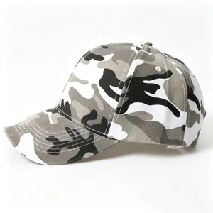 Profil latéral d'une casquette de baseball camouflage gris et blanc réglable