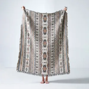 Boho-Stil gewebte Decke mit Stammesmuster und dekorativen Fransen für Camping