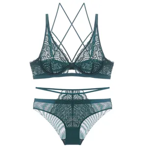 Ensemble de lingerie en dentelle bleu sarcelle avec bonnets ultra-fins et dos croisé