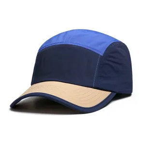 Detailansicht einer Vintage 5-Panel Quick-Dry Baseballkappe im Color-Block-Design