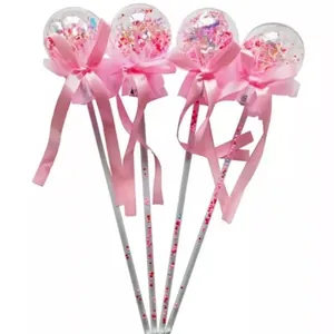Set di quattro bacchette magiche rosa con sfere di cristallo scintillanti