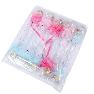 Confezione di bacchette magiche LED cielo stellato con nastri colorati e perline