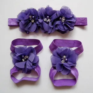 Bandeau à fleurs en mousseline violette et sandales pieds nus pour bébé