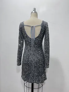 Elegantes graues, langärmliges Pailletten-Partykleid mit rückenfreiem Design und Bindedetail
