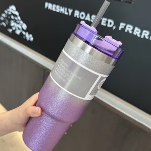 Bicchiere termico 30oz in acciaio inox con sfumatura viola glitterata e cannuccia