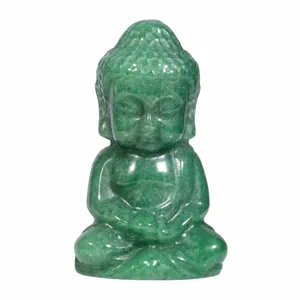 Detailansicht einer Baby-Buddha-Statue aus grünem Aventurin für Haus oder das Büro