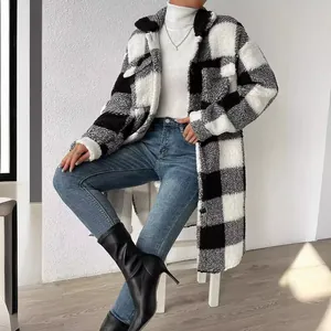 Eleganter langer Fleece-Mantel mit Karomuster, Reverskragen und Knopfverschluss