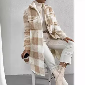 Eleganter Damen-Fleece-Langkaro-Mantel mit Reverskragen und lässiger Knopfleiste vorne