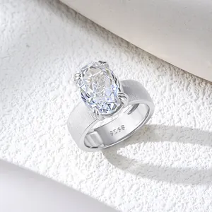 Exquisite detail of S925 sterling silver ring with 8x12mm ice-flower cut oval zircon